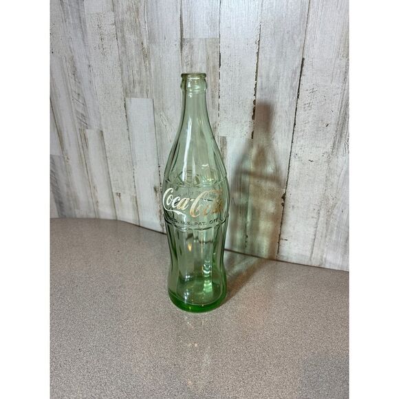 Vintage Coca Cola Bottle 1‎ pint 10 fl ozs - Picture 1 of 5
